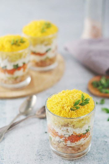 POSNA MIMOZA SALATA SAVRŠENO PARIRA ORIGINALU Razlike skoro da nema